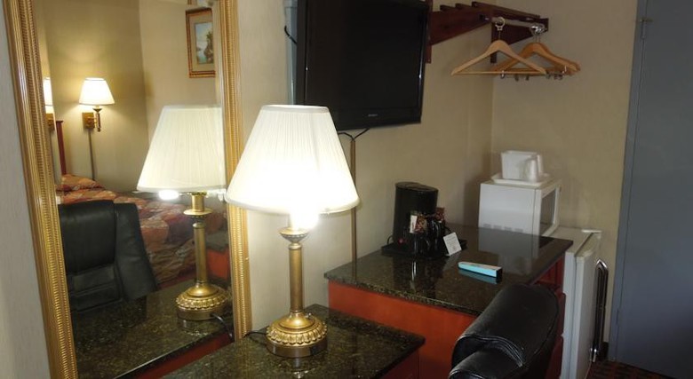 Hotel Rodeway Inn Macarthur Airport