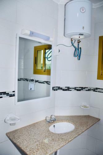 Hotel H�tel La Couronne Rw
