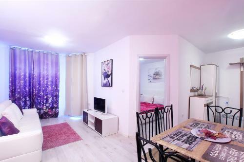 Apartamento Minismart Complex Rainbow Garden And Jacuzzi