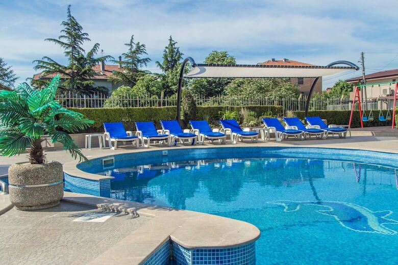 Family Hotel Adena