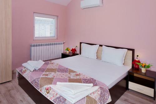 Feniks Apartments