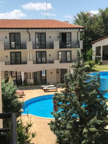 Pearl Beach Apartments In The Cliff Resort