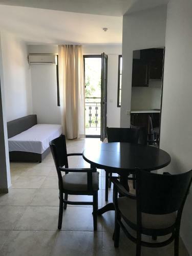 Pearl Beach Apartments In The Cliff Resort