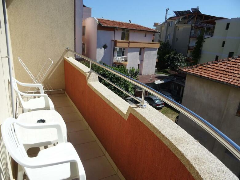 Hostal Dobrevi Guest House