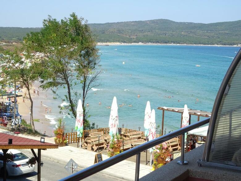 Hostal Dobrevi Guest House