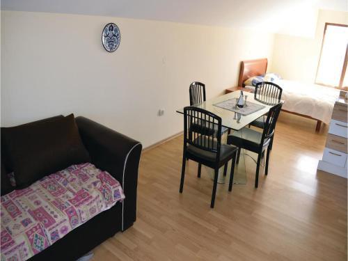 Four-bedroom Holiday Home In Sozopol
