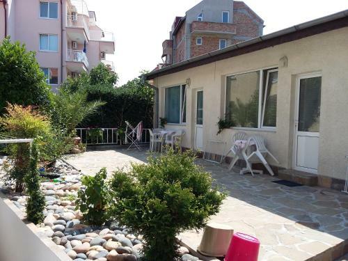 Hostal Rooms And Apartments Vili