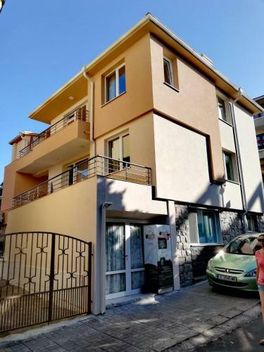 Hostal Rooms And Apartments Vili