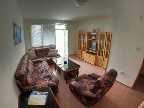 Apartment In St. Vlas With Terrace