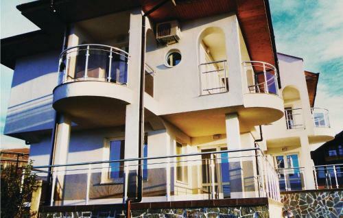 Two-bedroom Holiday Home In Tsarevo
