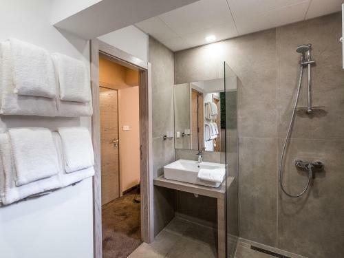 Hotel Caro Apartments & Rooms