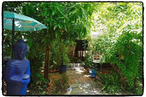 Lodge Blue Indigo Yoga Retreat