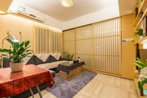 Chengdu Happy Trip Holiday Apartment