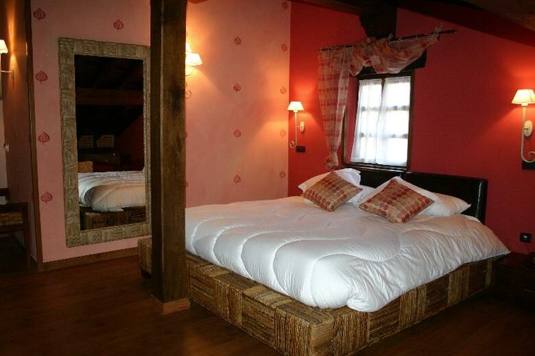 Hotel La Casona De Revolgo