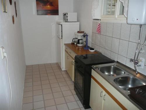 Apartments In Barbat/insel Rab 16250