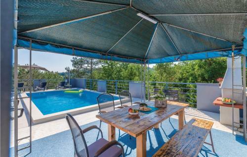 Three-bedroom Holiday Home In Cerovlje