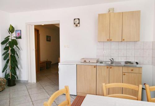 Apartments With A Parking Space Crikvenica - 5532