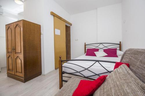 Apartments By The Sea Soline (krk) - 5449