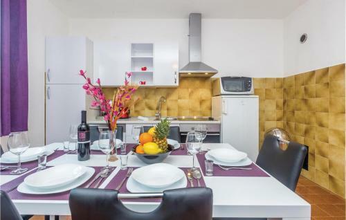 Four-bedroom Apartment In Draga Bascanska