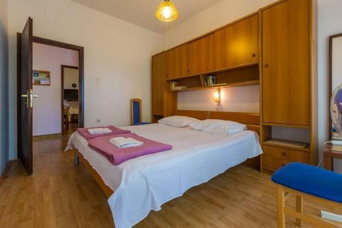 Apartment In Dramalj 5751