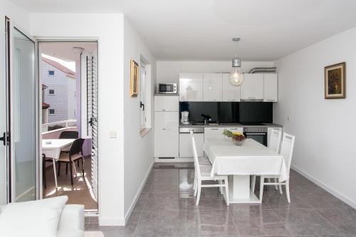 Apartment Dup?i?