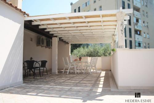 Apartment Chermesinus A57