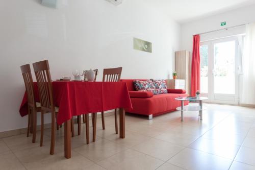 Apartment Chermesinus A57