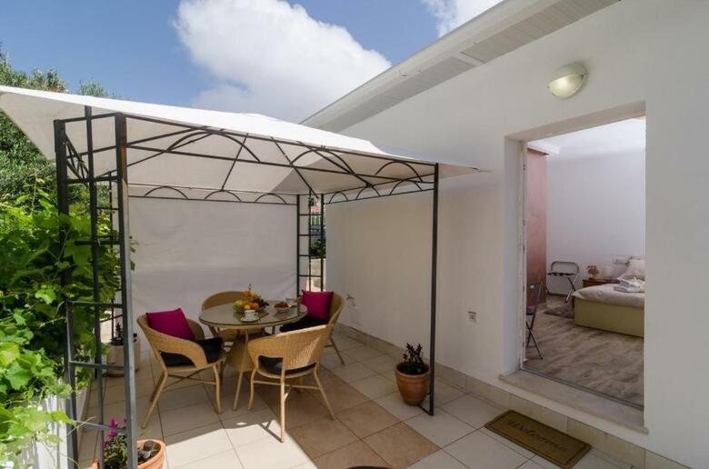 Hostal Apartment & Room Lady O