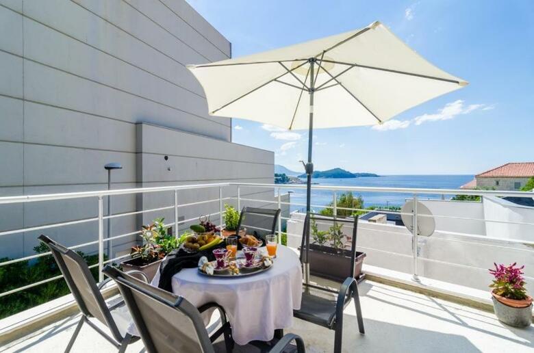 Hostal Apartment & Room Lady O