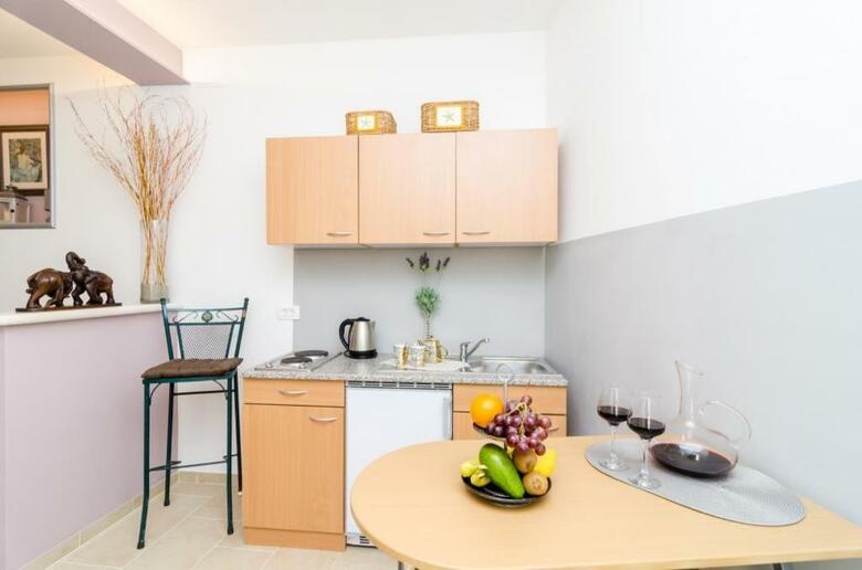 Hostal Apartment & Room Lady O