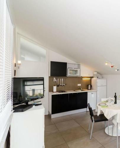Apartments By The Sea Dubrovnik - 8544