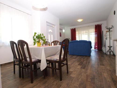 Apartments Suzana 1403