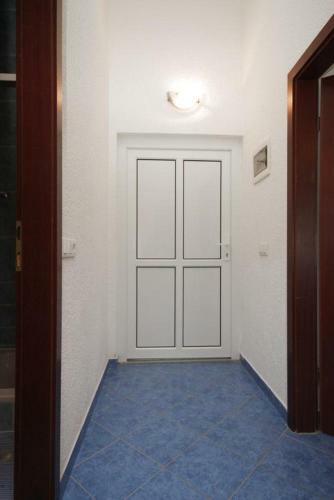 Apartment Funtana 7076b