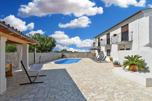 House Roberto 1384