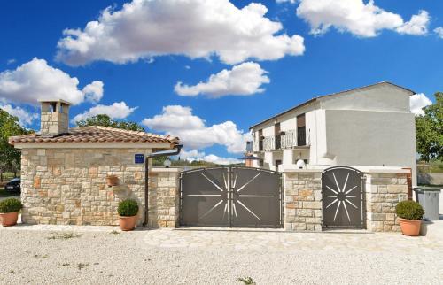 House Roberto 1384