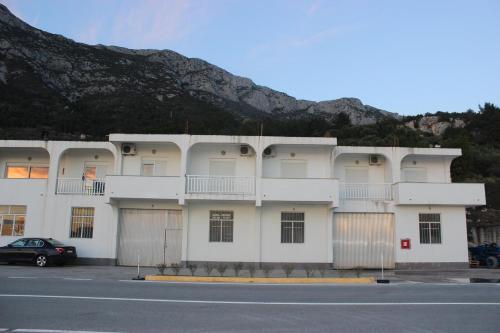 Apartments With A Parking Space Gradac (makarska) - 15628