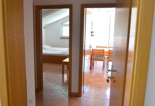 Apartment Gradac 13681c