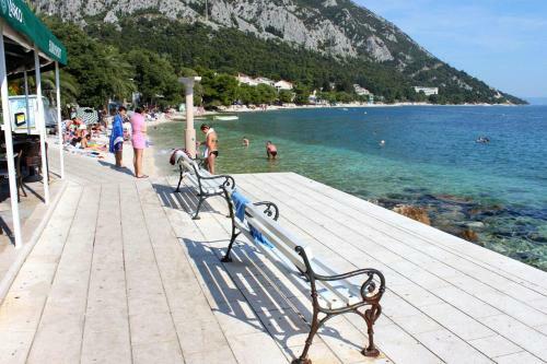 Apartment Gradac 13681c