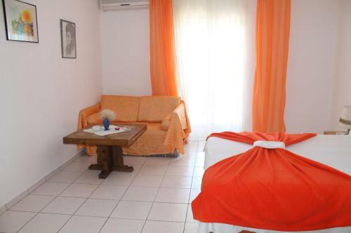 Apartments With A Parking Space Gradac (Makarska) - 12977