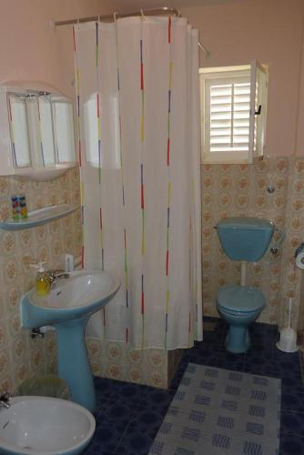 Apartments And Rooms With Parking Space Hvar - 15378