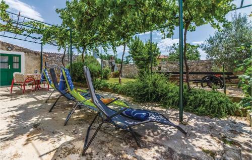 Two-bedroom Holiday Home In Jadreski