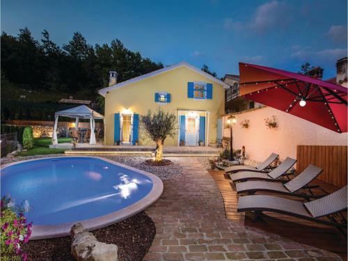 Two-bedroom Holiday Home In Jurdani