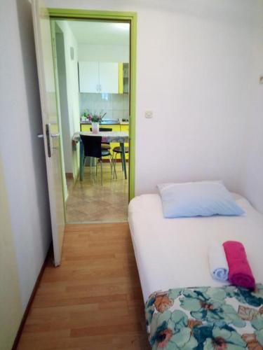 Apartment Kastel Kambelovac 14364c