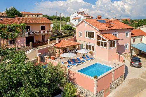 Villa Petra Castelier