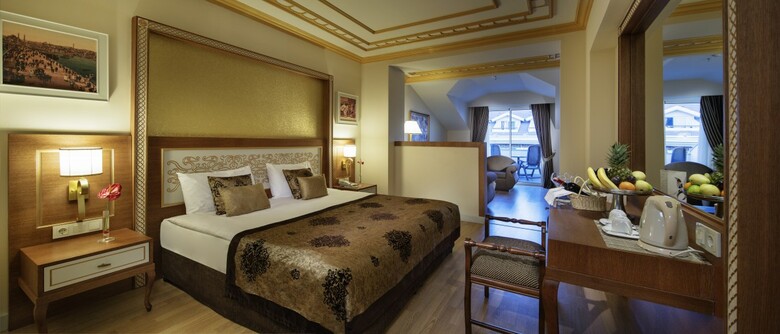 Hotel Crystal Palace Luxury Resort & Spa