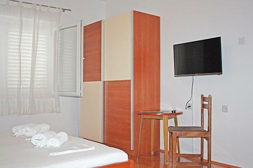 Hostal Bougainvillea Apartments