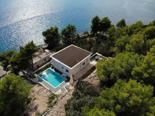 Villa Regina With Swimming-pool And Sea View