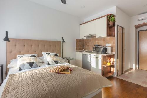 Palace Apartments By Zgrent