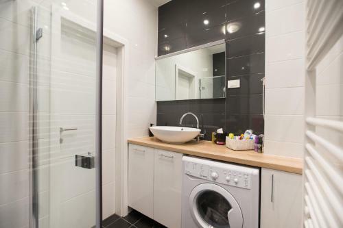 Apartment Center Four Stars