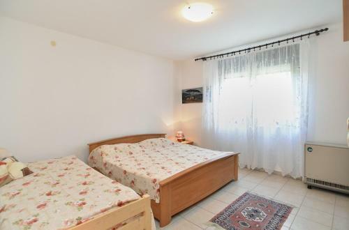 Apartment With Nice Terrace 684